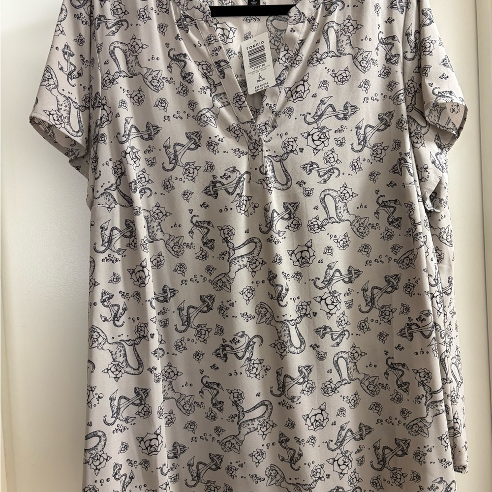 Torrid Gray Relaxed Buttoned Blouse